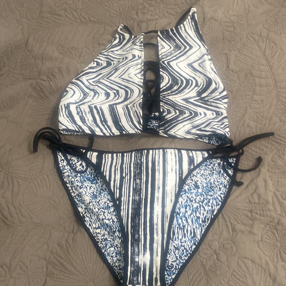 Reversible bikini - Picture 2 of 5